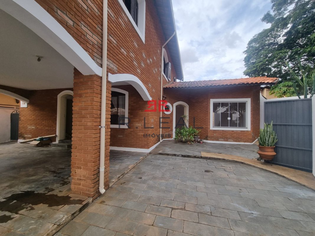 Casa, 3 quartos, 266 m² - Foto 1