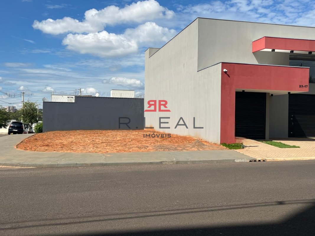 Loteamento e Condomínio, 242 m² - Foto 1