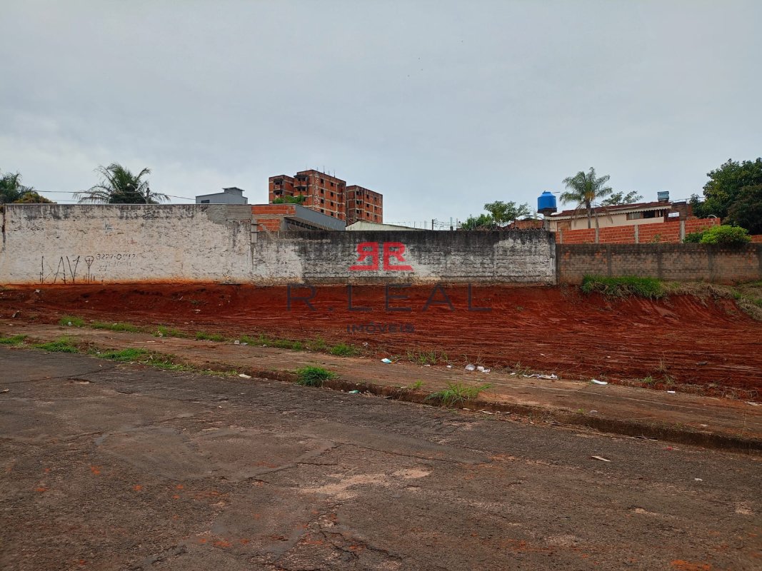 Terreno, 180 m² - Foto 2