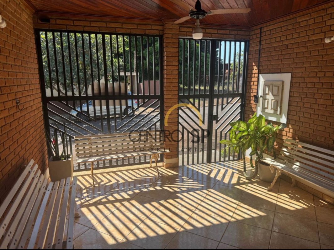 Centro, Arealva, Casa para venda com 286,48 m² e 3 Dormitórios — foto 1